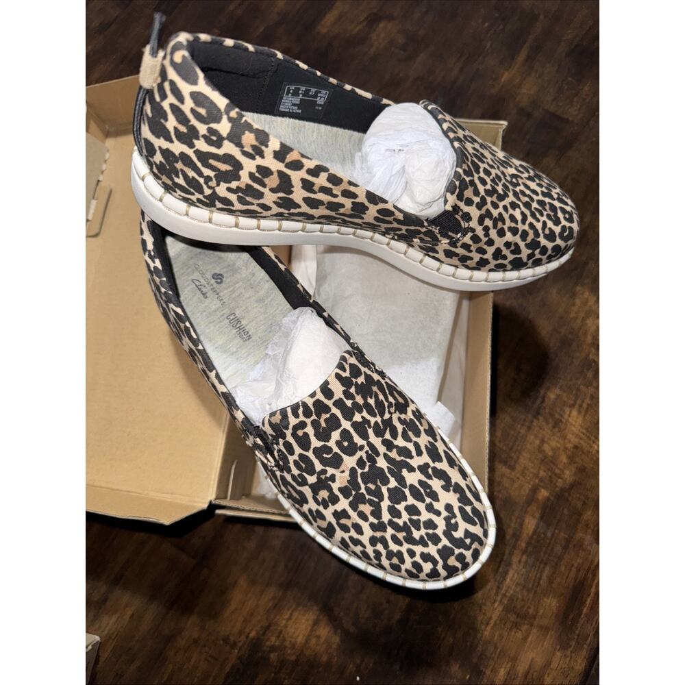 Clark’s Cloudsteppers Slip On Sneaker Shoe Step Glow Jade Leopard 6.5 Wide NEW